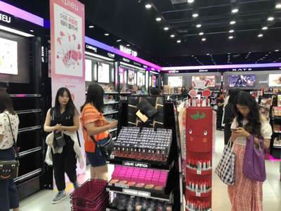 開化妝品店需要多少投資？依媧低成本無(wú)憂開店方案解析